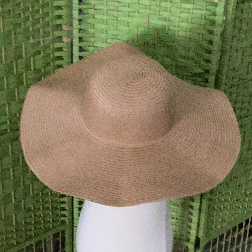 🌴NWOT Fun Floppy Hat Closet Must Have 🌴